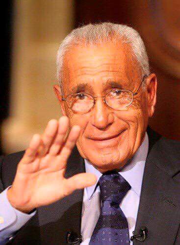 وفاة الكاتب الصحفي المصري محمد حسنين هيكل عن 93 عاما .