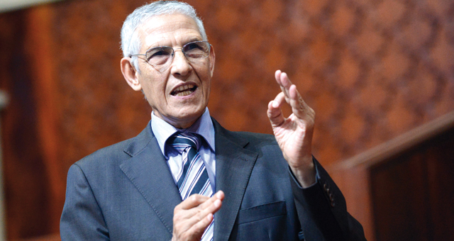 الوزير الداودي يعتذر للمرة الثانية للتلفزة !؟
