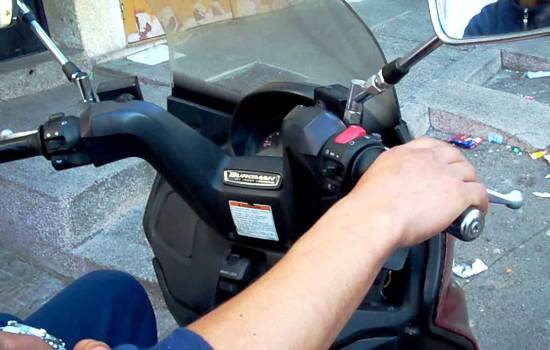 طنجة: توقيف لص يستعين بدراجة نارية لسرقة المواطنين بوسط المدينة