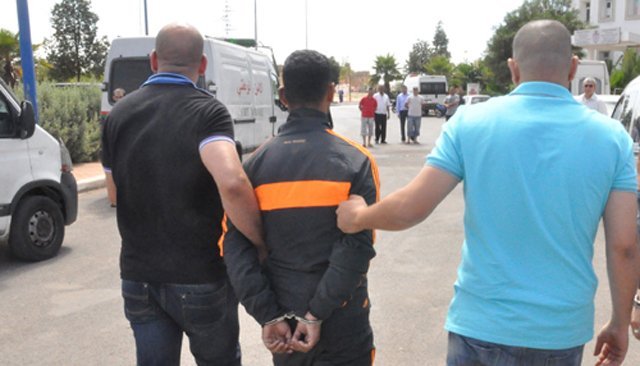 طنجة: الأمن يوقف شخصا يستعمل سيارة لسرقة المواطنين رفقة شريكين اخرين