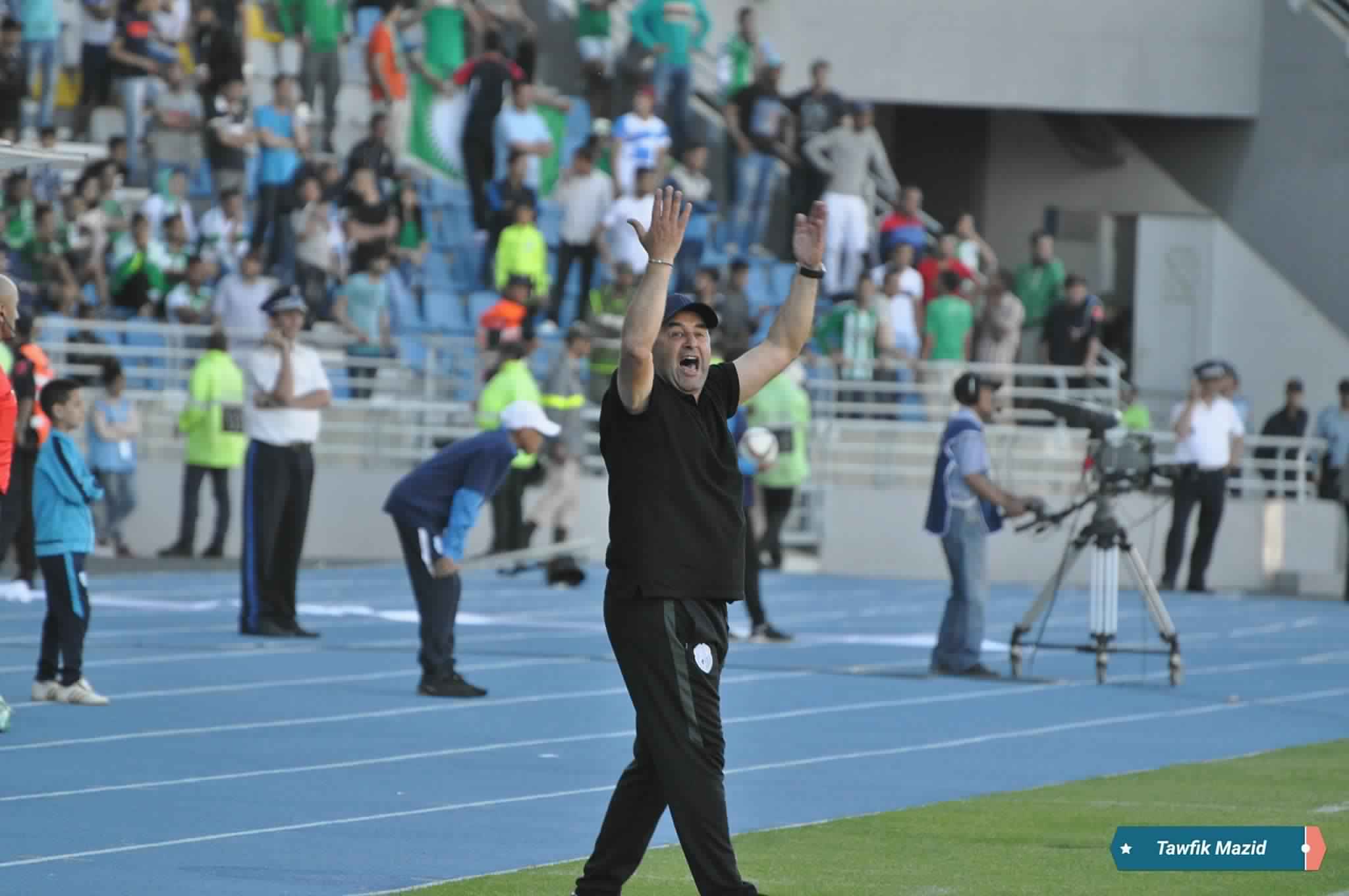 الجامعة تمنع بنشيخة من الجلوس في دكة الإتحاد لمبارتين نافذتين