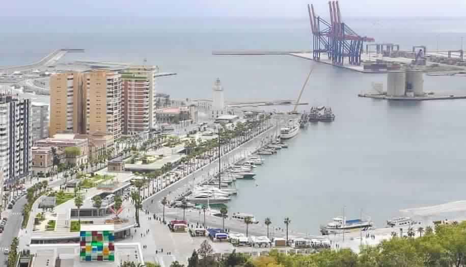 ميناء ملقة يسعى لربط بحري مع طنجة للرفع من نشاطه