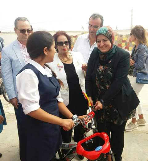 طنجة : توزيع المحافظ ببريش 