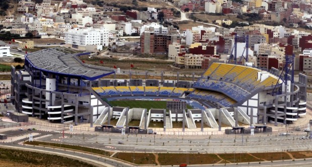 إشبيلية يحرم المغاربة من متابعة السوبر الإسباني بملعب طنجة الكبير