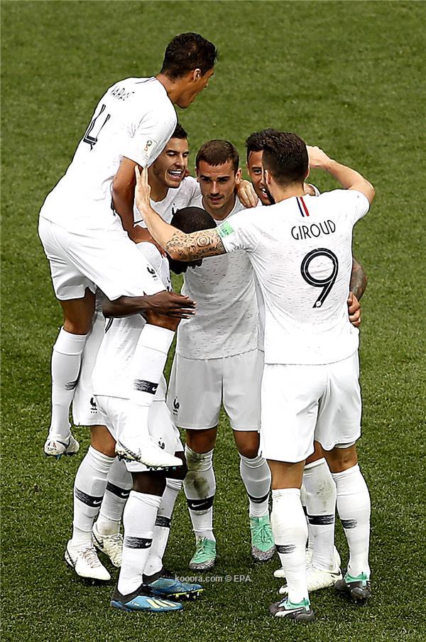 فرنسا تكسر عقدة أوروجواي في طريقها للمربع الذهبي