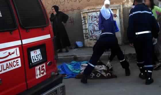خمسيني يلفظ انفاسه الأخيرة بعد ان صدمته ناقلة عمال بطنجة