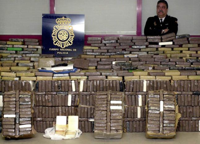 إسبانيا تعتقل57 شخصا متورطون في تهريب الحشيش المغربي