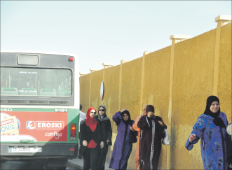 سلطات سبتة المحتلة تسعى لتنظيم عمل المغربيات العاملات في المنازل!