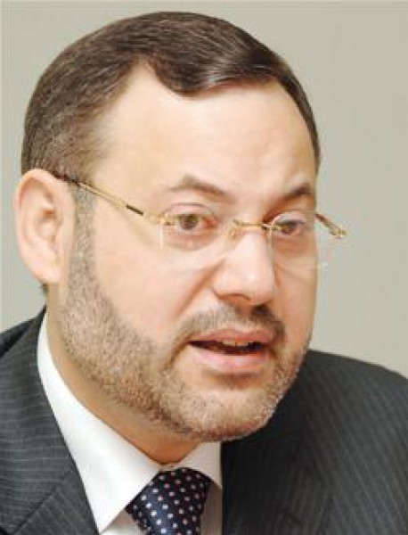 الصحافي أحمد منصور المطلوب من القضاء المغربي يستضيف الوزير بوريطة ؟!