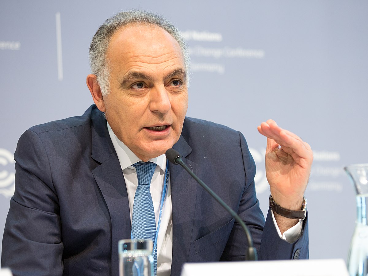 صلاح الدين مزوار : تثمين النفايات وتحويلها إلى مصدر لخلق الثورة !؟