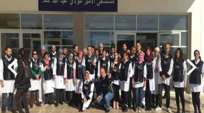 الأطباء يستمرون في الاحتجاج ويرتدون وزرات سوداء  !؟