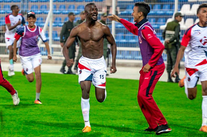 المغرب التطواني يتعاقد مع النيجيري اسفي طوني  !؟