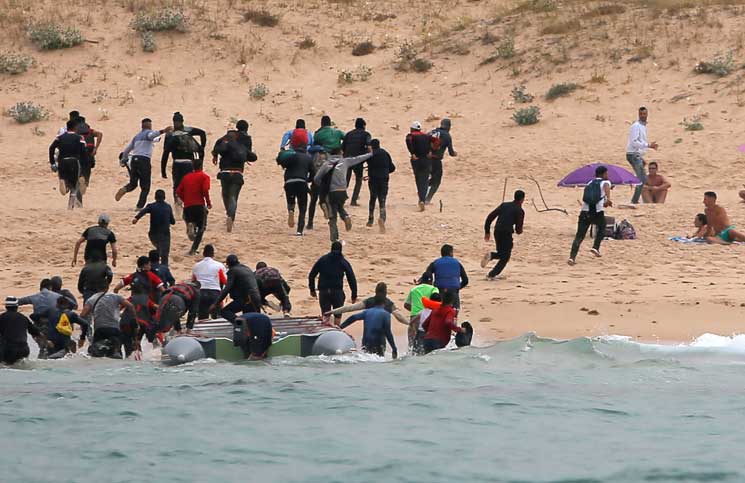 إسبانيا تقر بدور المغرب في انخفاض تدفق المهاجرين غير الشرعيين نحو أوروبا