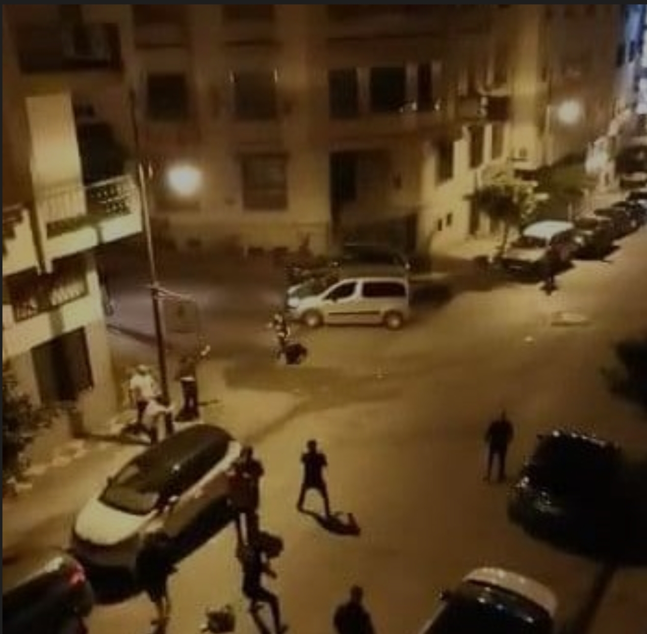 أمن طنجة يفتح تحقيقا في شجار بالسيوف استعمل فيه غاز “الكريموجين”