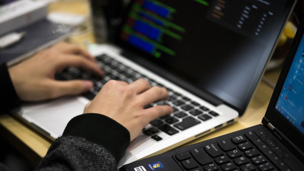 قرصنة بطاقات بنكية دولية وراء توقيف شخصين بميدلت !؟