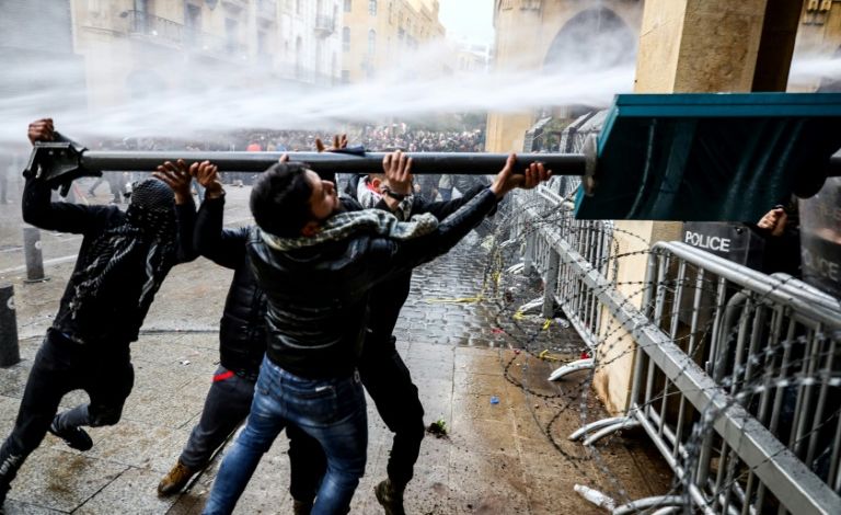 بروكسيل : أعمال عنف بين قوات الأمن ومتظاهرين مغاربة أدت إلى توقيف قرابة 57 شخصا !؟