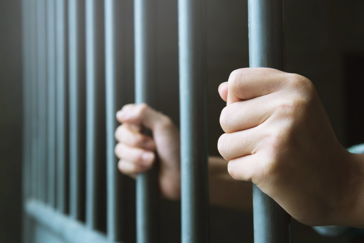 سنة سجنا نافذا في حق شقيق وزير سابق والسبب خرقه لحالة الطوارئ الصحية !