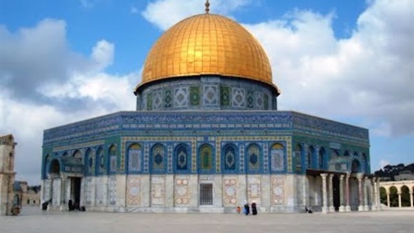 الأقصى يعيد فتح أبوابه أمام المصلين بعد عيد الفطر !؟