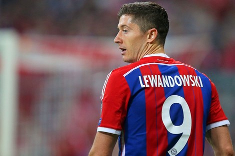 ليفاندوفسكي ينافس ميسي ورونالدو على 