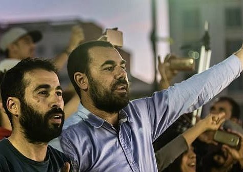 معتقلو حراك الريف يعلقون إضرابهم عن الطعام مقابل إعادة لم شملهم في طنجة