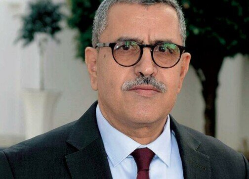 في ظل عدم تمكنها من الحصول على شحنة كبيرة من اللقاحات..رئيس الوزراء الجزائري يعد: سنشتري كميات كافية
