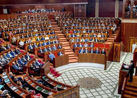 القوانين الانتخابية الجديدة تعزز فرص النساء بالدخول للبرلمان وتحد من فرص الشباب