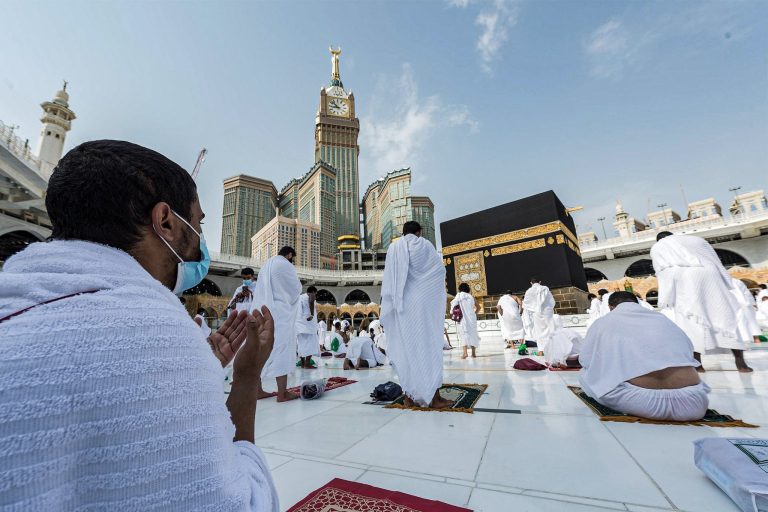 مطالب برلمانية باعتماد الشواهد الطبية بدل منع المسنين من أداء مناسك الحج