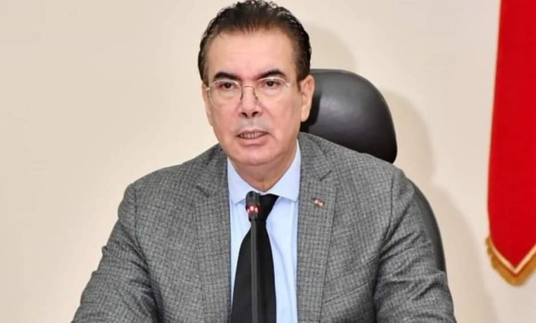 هل يبادر عامل إقليم الحسيمة إلى تفعيل مضمون مذكرة وزير الداخلية حول تحسين خدمات سيارات الأجرة؟
