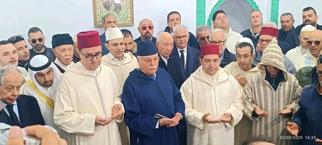 أصيلة تودع محمد بنعيسى إلي مثواه الأخير 