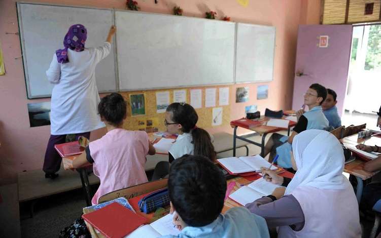 النقابات التعليمية تدعو إلى إضراب وطني وحداد وفاء لروح أستاذة أرفود 