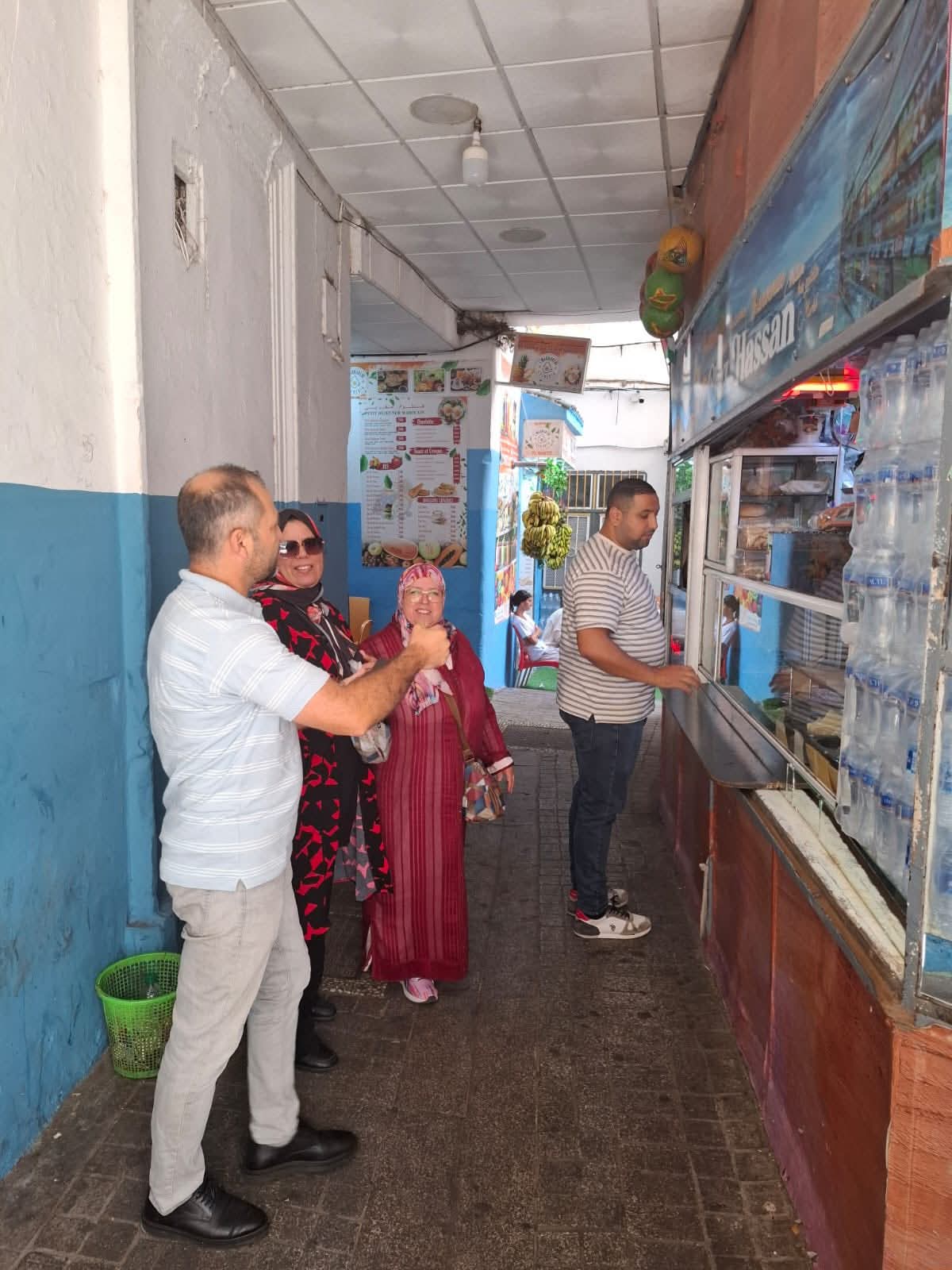 إجراءات عملية للحفاظ على النظافة العامة وجمالية ساحة السوق الداخل  بطنجة 