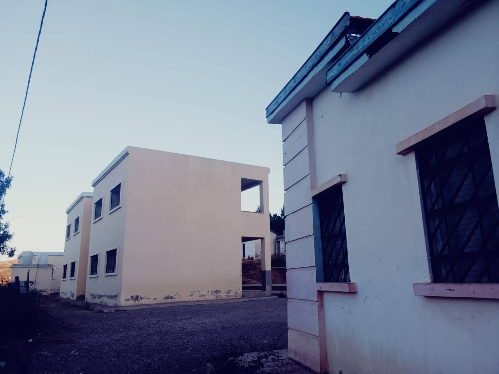 الحسيمة: أزمة المياه تدفع تلاميذ وحشيت كتامة إلى مقاطعة الدراسة