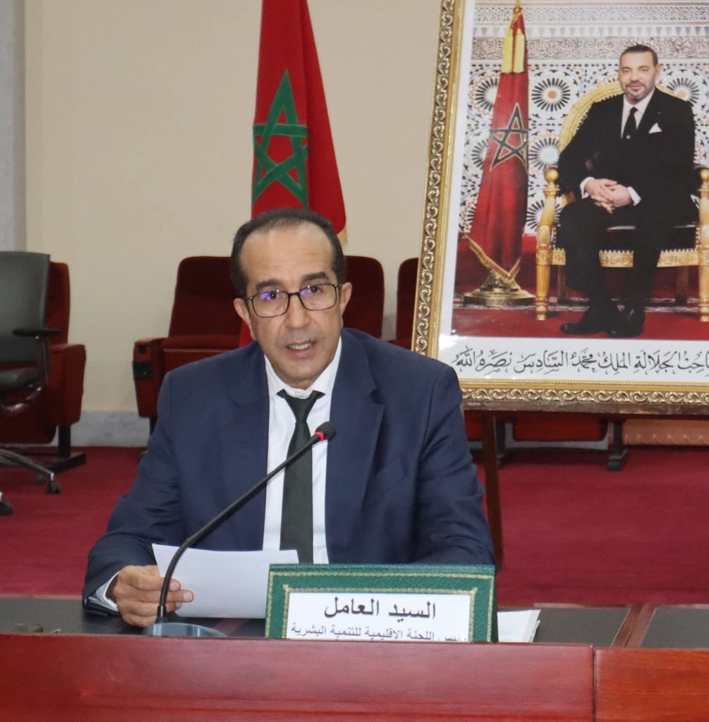  شبهات فساد وتجاوزات إدارية بالمقاطعة الثالثة بالحسيمة… مطالب بفتح تحقيق في استمرار متقاعد ضمن اللجان!؟