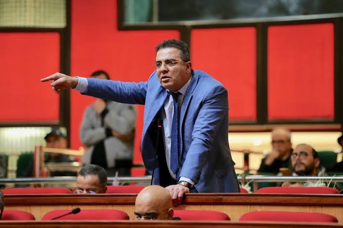 محمد الحمامي رئيس مقاطعة بني مكادة في مفترق الطرق! 