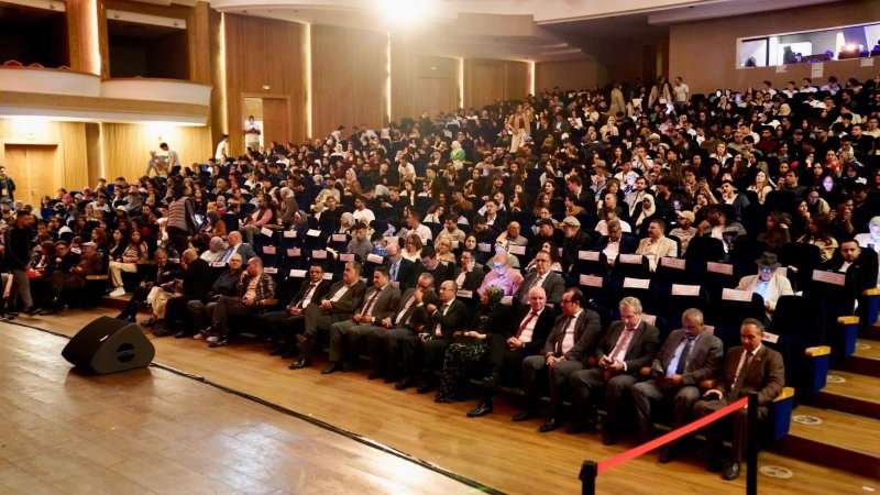 افتتاح الدورة التاسعة عشرة للمهرجان الدولي للمسرح الجامعي بطنجة.