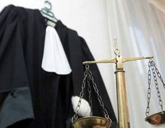 الحسيمة: المحكمة الابتدائية تدين شخصا بتهمة انتحال صفة محام! 