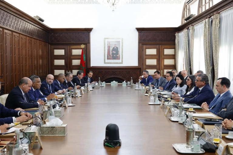 الحكومة تقدم حصيلتها الاجتماعية مع المركزيات النقابية والباطرونا 