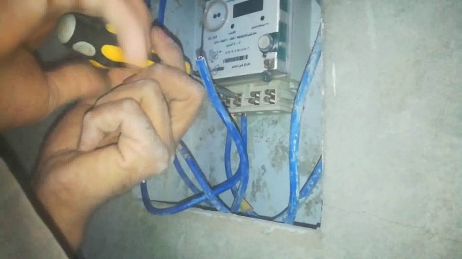  الحسيمة: نزيف سرقة الكهرباء بجبال كتامة يهدد التوازنات المالية… والشركة الجهوية تحت الضغط!