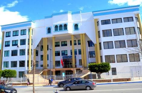 تسجيلات صوتية تثير الجدل بالحسيمة.. اتهامات لعضو جماعي بالتدخل في مباراة للمنتدبين القضائيين ومطالب بفتح تحقيق
