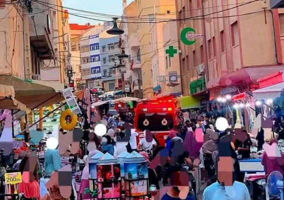 احتلال الملك العمومي بشارع محمد الخامس يثير الاستياء بالحسيمة.. أين هي المراقبة؟