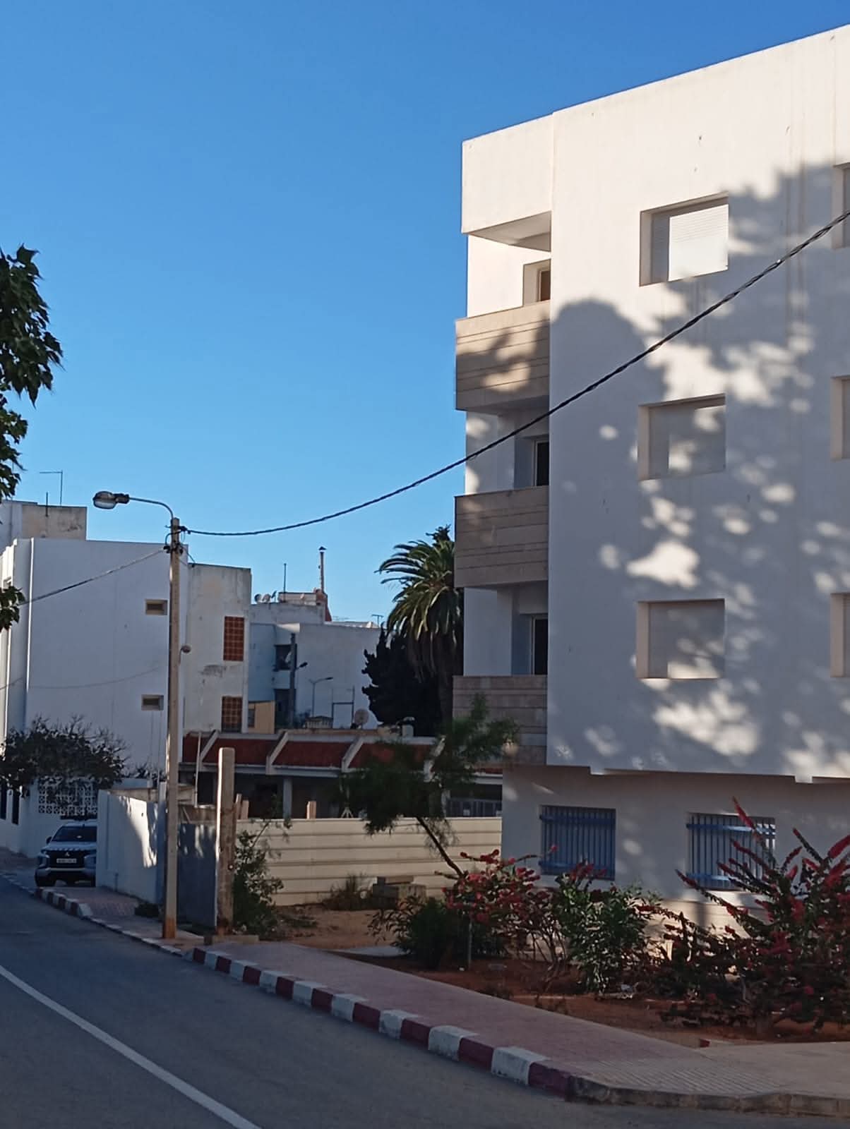 استغلال بعض المنازل الخاصة بموظفي الطاقة بالحسيمة في أنشطة مشبوهة.. ومطالب بتدخل السلطات
